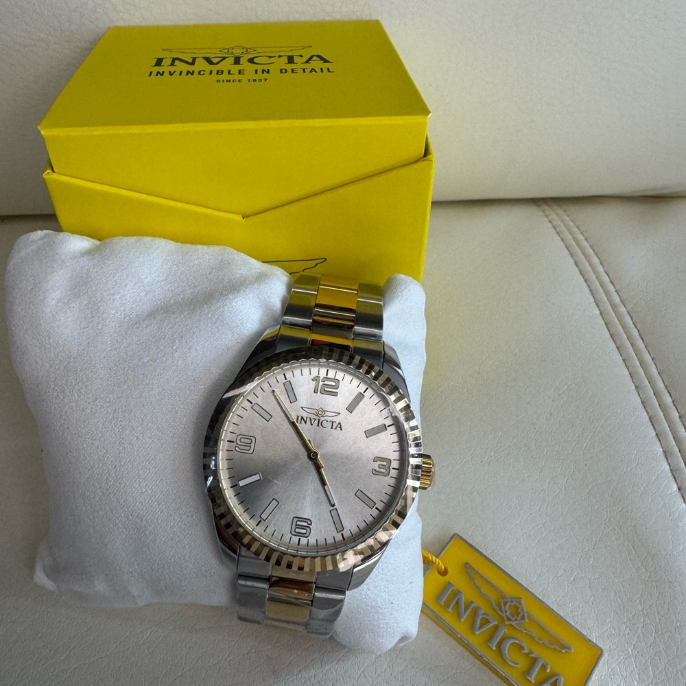 Invicta 49676 - Gold + Silver Dial with a Steel + Gold Bracelet